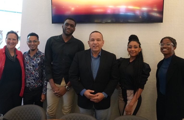 MINISTER ENDY CROES A “MEET & GREET” CU STUDIANTE DI ARUBA NA TORONTO, CANADA